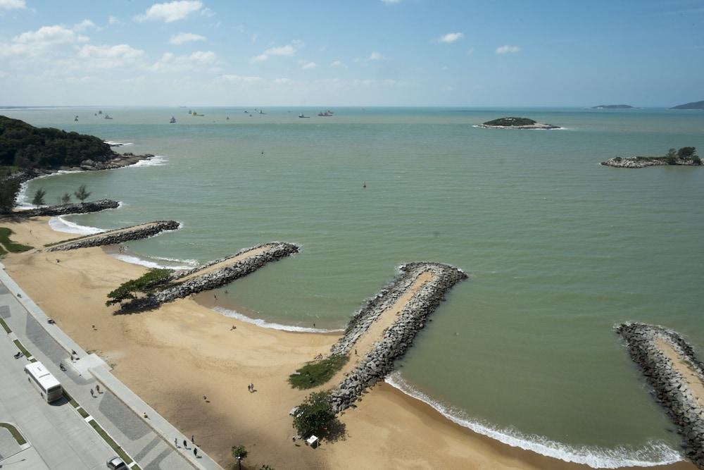 Golden Tulip Macae Hotel Exterior photo