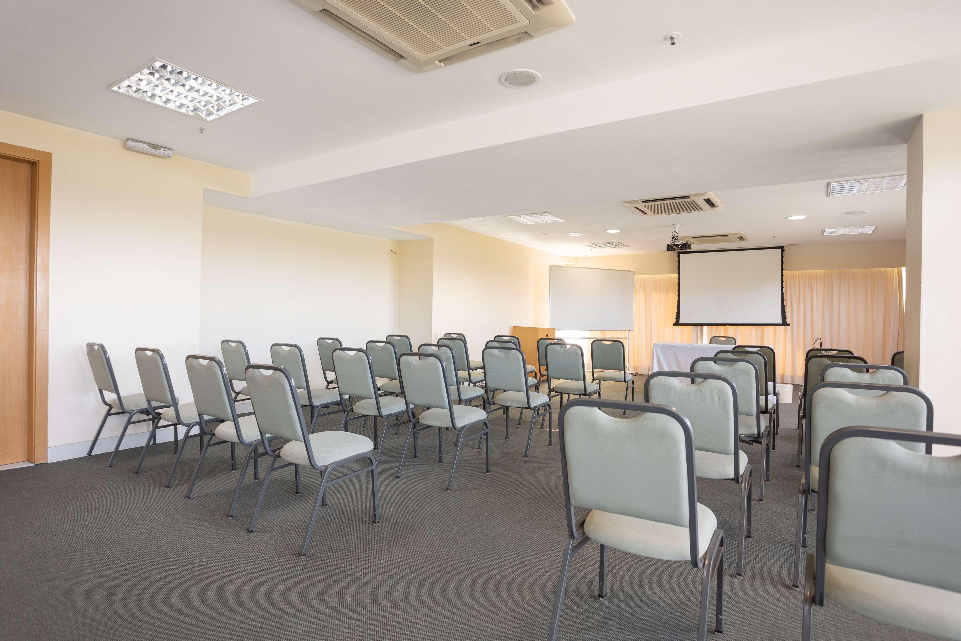 Golden Tulip Macae Hotel Exterior photo